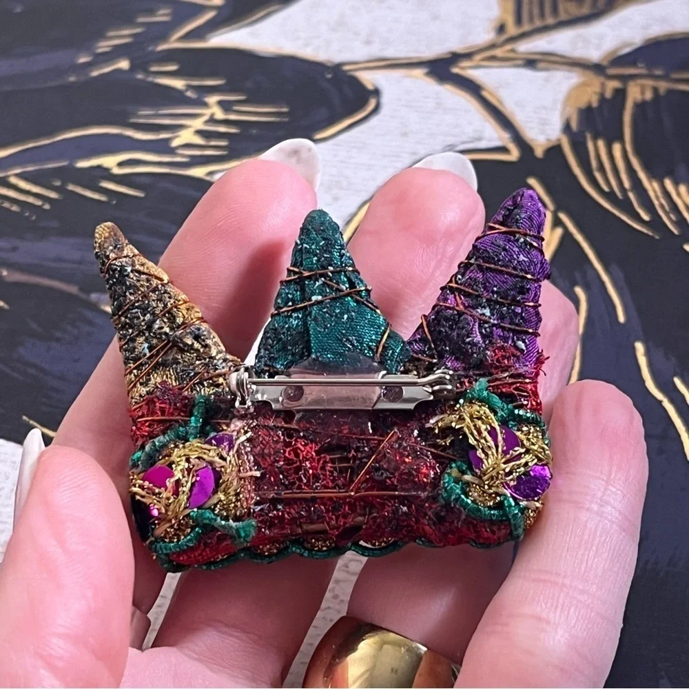 Estate Handmade Colorful Gold Wire Wrapped Mardi Gras Crown Brooch Pin A1